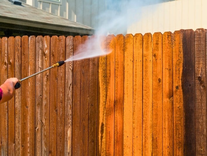 Cedar Fence Maintenance Tips for Oklahoma Homeowners