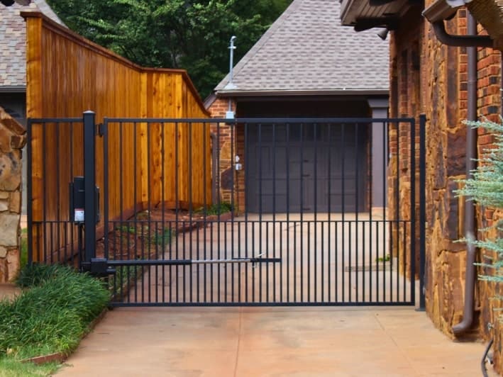 Signs it's time to upgrade your automatic gate system.